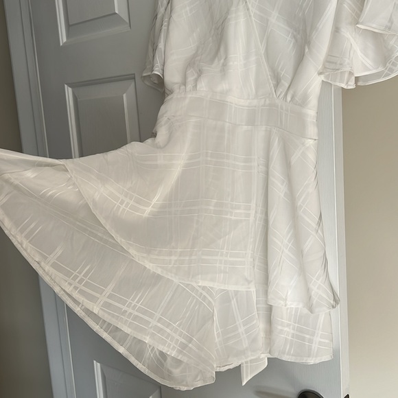 White romper - Picture 2 of 3